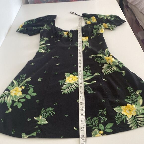 Urban Outfitters Cassia Black Floral Puff Sleeve Mini Dress Size Small - Picture 10 of 16